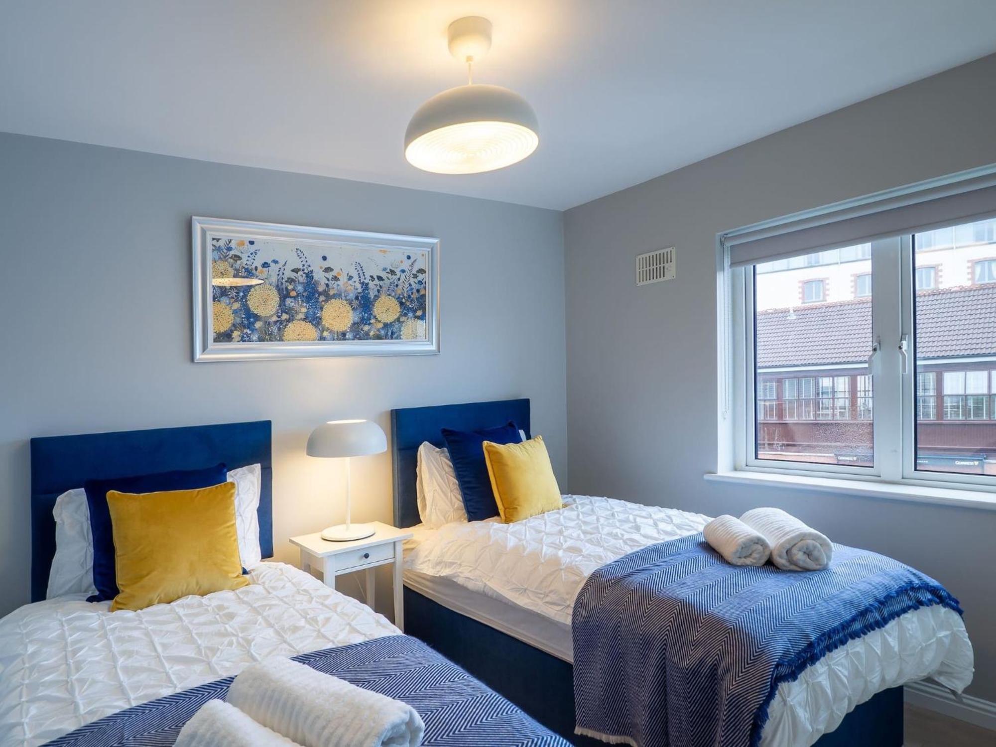 Eve'S Townhouse Apartment คลิฟเดน ภายนอก รูปภาพ
