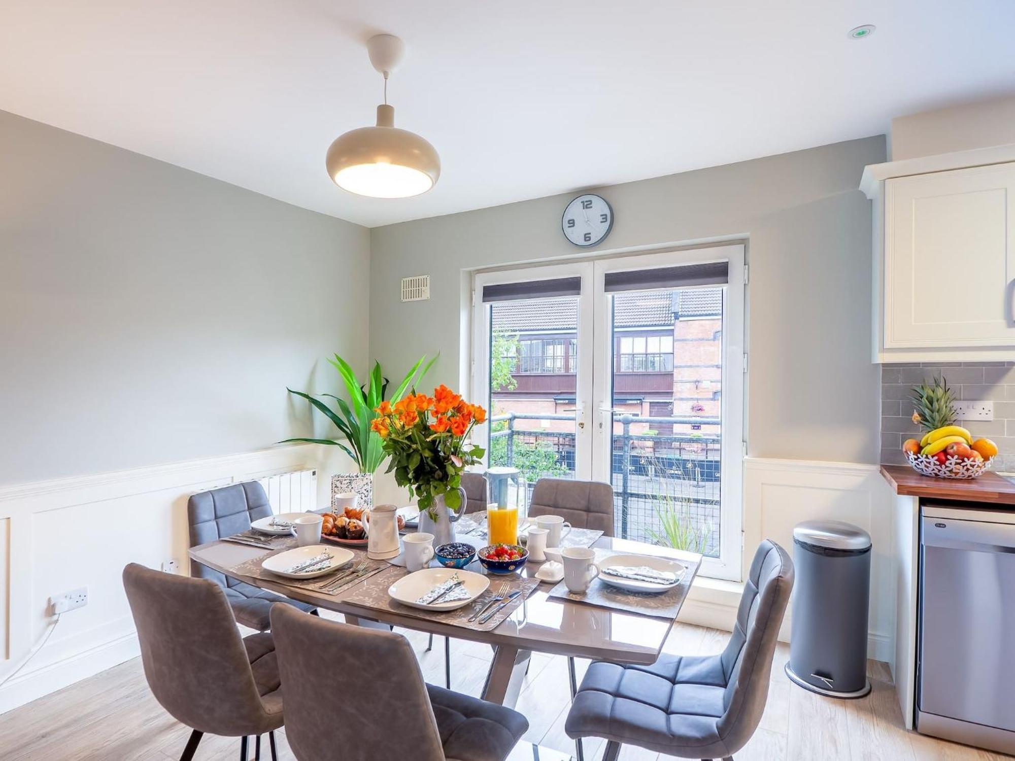 Eve'S Townhouse Apartment คลิฟเดน ภายนอก รูปภาพ